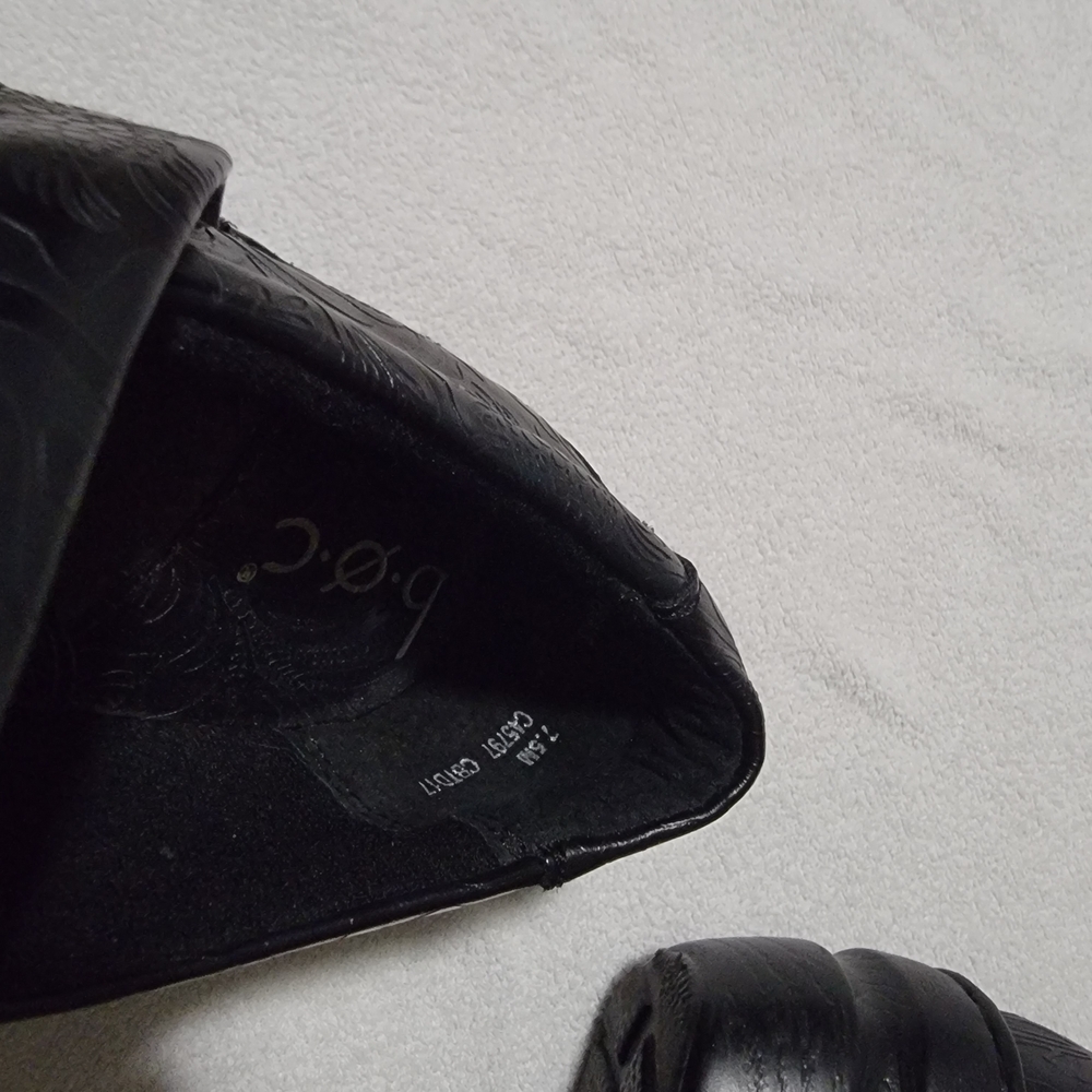 BOC Black Embossed Leather Clogs - Picture 3 of 3